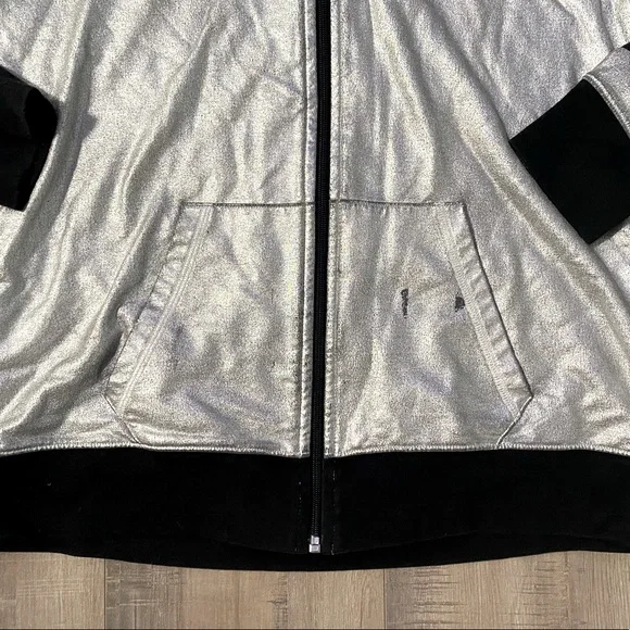 VICTORIA’S SECRET PINK Beautiful metallic hooded jacket. 💕 - Picture 3 of 7